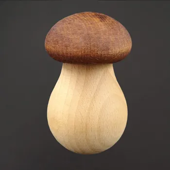 AMADEA Dřevěný louskáček na ořechy ve tvaru hříbku Hnědá