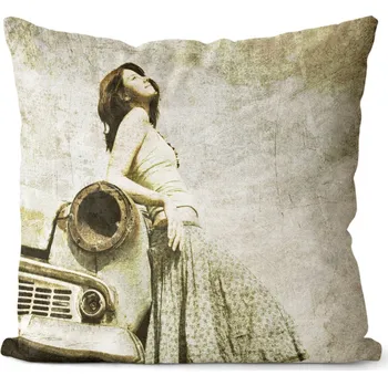 Dekorativní polštářek Polštář Žena u auta 40x40 cm (Velikost: 40 x 40 cm)