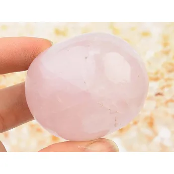 Přírodní kámen Růženín hladký (130g)