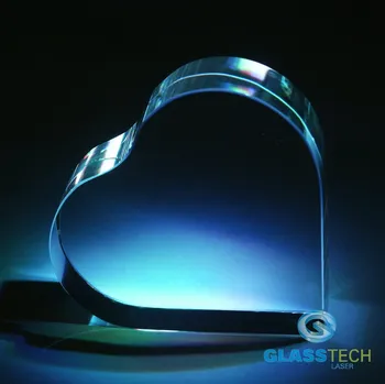 Srdce souměrné na boku menší - těžítko (Skleněné těžítko - souměrné SRDCE na boku 60 x 60 x 28 mm)