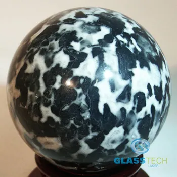 Oceán Jadeit o průměru 80 mm (Magická koule z nerostu Oceán Jadeit o průměru 80 mm)