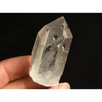 Přírodní kámen Křišťál surový krystal QA z Brazílie 40g