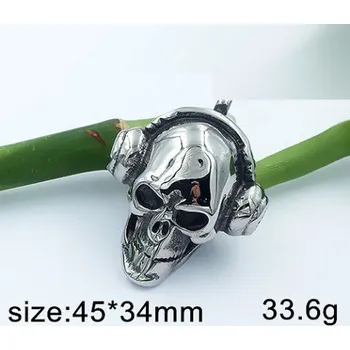 Přívěsek Ocelový přívěsek - trojrozměrná lebka se sluchátky na uších