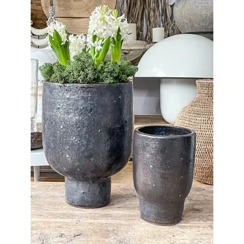 Obal na květináč Obal na květiny - keramika Velikost: výška cca 33 cm, šířka cca 24 cm