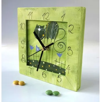 Hodiny ZELENÉ HODINY ZE DŘEVA ZDOBENÉ KOČKOU + extra výběr z 4000 produktů