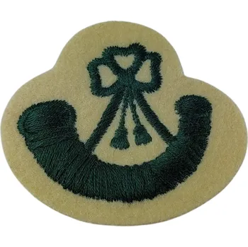 Nášivka ARMÁDNÍ ORIGINÁL UK VELKÁ BRITÁNIE Nášivka hornista lehká pěchota zelený trojlístek Velká Británie