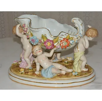 Zámecká porcelánová mísa s dětmi