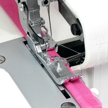 Příslušenství k šicímu stroji Patka výpustková pro overlock JUKI A98656550A0A