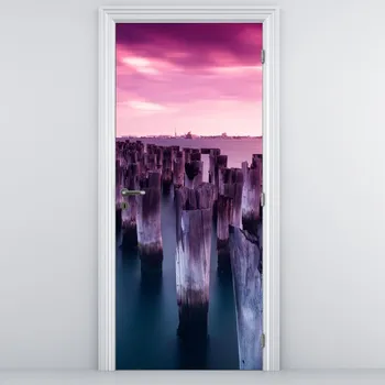 Fototapeta LuxusniObrazy.cz Fototapeta na dveře - Dřevěné kůly