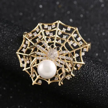 Brož Brož zlatá pavouk s perlou v pavučině