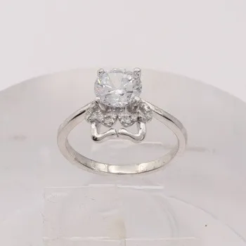 Prsten Stříbrný prsten s kamenem