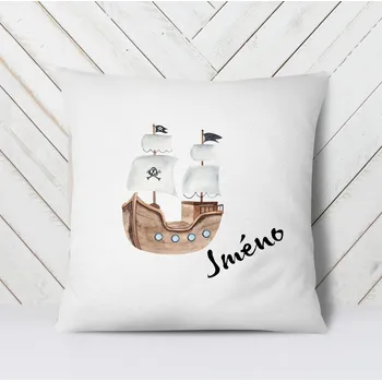 Dekorativní polštářek Domovi Bílý polštář s vlastním jménem Pirátská loď 40x40