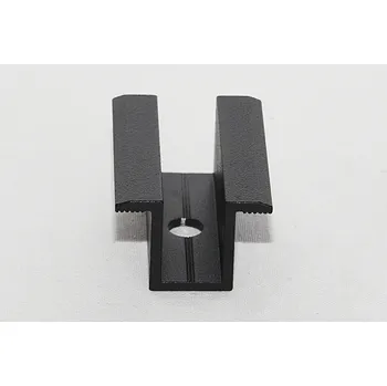 držák na solární panel Univerzální mezi panelová spojka, středový držák panelů hliníkový v černé barvě