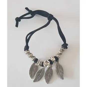 Náramek Náramek z kůže s přívěskem černý