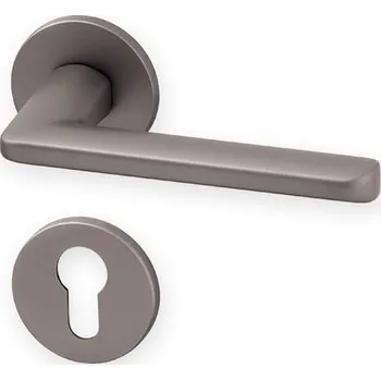 Dveřní kování AC-T SERVIS Dveřní klika BARRA Exclusive titan - kulatá rozeta Provedení kliky: vč. rozety PZ - fabkový klíč, Mechanizmus rozety: Kovová konstrukce