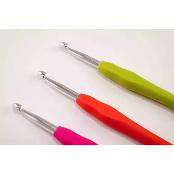 Jehlice Hliníkový háček na háčkování se silikonovou rukojetí - velikosti 2 - 6 2,5