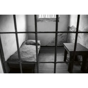 Fototapeta DIMEX | Vliesová fototapeta Postel uvnitř cely MS-5-0959 | 375 x 250 cm| bílá, šedá + Vliesová fototapeta na stěnu DIMEX Postel uvnitř cely MS50959 v rozměru 375 x 250 cm + lepidlo zdarma