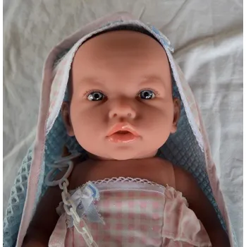 Panenka Realistické miminko - holčička Marjánka v osušce s kapucou od španělské firmy Marina & Pau (Ane Baby Vichy - 45 cm - baleno v sáčku)