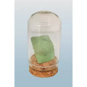 Fluorit krystal ve skleněné lahvičce