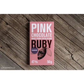 Čokoláda Lyra RUBY BORŮVKA Růžová čokoláda s lyofilizovanými borůvkami 50 g