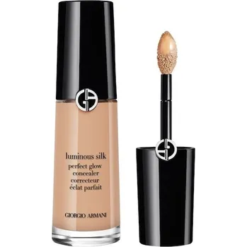 Make-up Armani Make-up Make-up-oblicejeLuminous Silk Multi-Purpose Glow Concealer No. 4.5 12 ml (74&nbsp;917,00 Kč / 1 l)