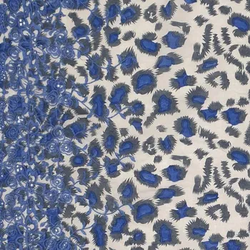 Šatovka šedá N6185, modrý zvířecí vzor, vyšívaná bordura, š.120