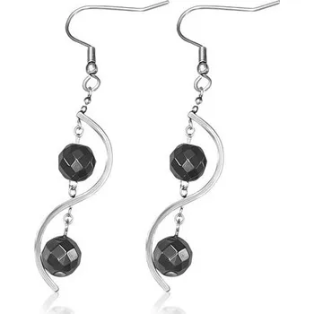 Náušnice Ocelové náušnice se zavěšeným řetízkem s černými korálky protažený vlnami