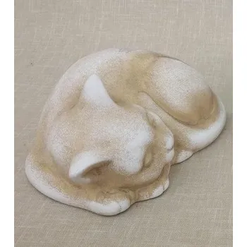 Zahradní dekorace Makra Spící kočka světlá