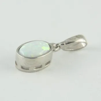 Přívěsek Zlatý přívěsek s kamenem z bílého zlata