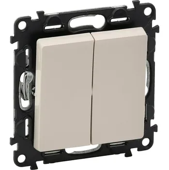 Elektrická zásuvka Legrand VALENA LIFE Střídavý přepínač č.6+6 BÉŽOVÝ 10AX 250V IP2X, automatické svorky. Přístroj je dodáván s krytkou /752208/