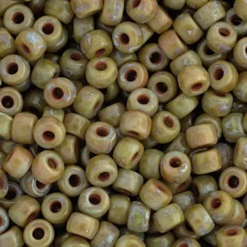 Korálek Matubo™ Round 8/0 - č.104