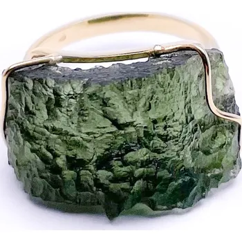 Prsten Zlatý prsten s vltavínem 1,2 cm x 2,1 cm