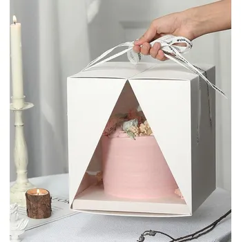 Dárková krabička Elegantní dortový průhledný box s bílým podnosem a víkem 26x26x32 cm