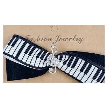 Spona do vlasů - klaviatura a houslový klíč