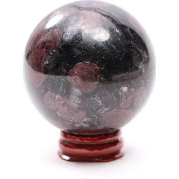 Drahý kámen Magieprirody.cz Granát koule 60 mm 381 g přírodní kámen + dřevěný podstavec #A328