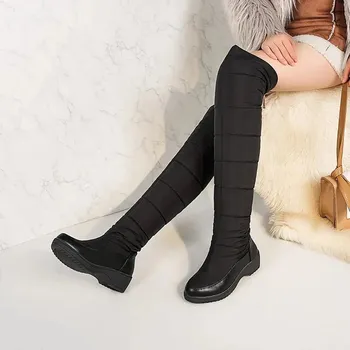 Dámské kozačky Nepromokavé kozačky zimní boty do sněhu s peřím a plyšem Barva: Černá, Velikost: 43