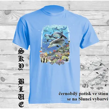 panske-bavlnene_tricko_uv_potisk_hejno_delfini Barva: Sky blue - nebesky modrá, velikost: 5XL