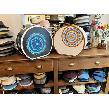 Kloboukovka ručně malovaná - BÍLÁ VAR. MANDALA