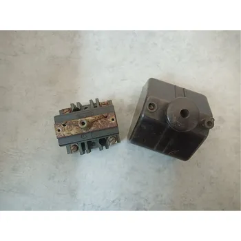 vypínač Bakelitové STOP tlačítko stiskací odpojovač MEZ 15A 380V Varianta: 1- 70x80x69mm - 2 fáze