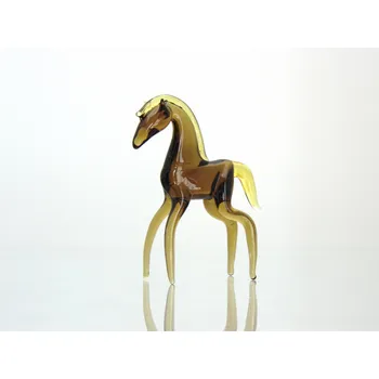 Kůň hnědý ze skla