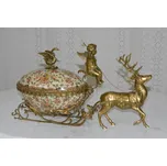 Zámecká porcelánová dóza se sobem-zdobená bronzem