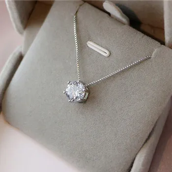 Řetízek Řetízek se třpytivým kamínkem