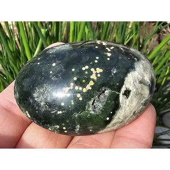 Přírodní kámen Jaspis oceán hladký kámen (88g)