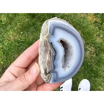 Přírodní kámen Achátová geoda s dutinkou z Brazílie 274g