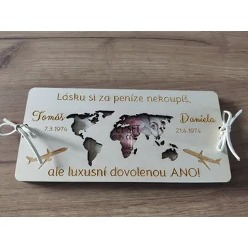 Dřevěné přání k narozeninám svět