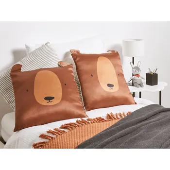 Dekorativní polštářek Sada 2 dekoračních polštářů hnědá bavlna 45 x 45 cm medvědí vzor snímatelný povlak moderní dekorační doplňky ložnice obývací pokoj Beliani