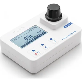 Analyzátor Fotometr na volný a celkový chlor v jednom vzorku