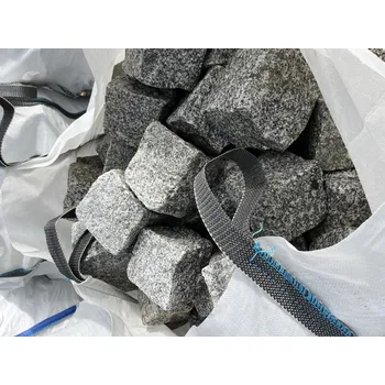 Zahradní obrubník Žulová dlažební kostka štípaná grey granite 8 cm - 11 cm, cena za 1 tunu