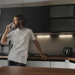 LEDVANCE Linear Swivel nábytkové 830 aku senzor - délka USB kabelu 50 cm bílá, opálová LED celkem 4 W