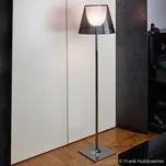FLOS KTribe F2 stojací lampa, kouřově šedá - Výška stínidla na lampu 30 cm, délka/šířka podstavce 29 cm chrom, kouřově šedá 1 x 150 W - Doprava zdarma